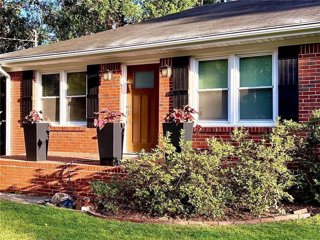 3 bedroom, 2 bathroom, 1,497 sq ft single family residence for rent at 2287 Vistamont Drive, Decatur, GA 30033 for $2,500 a month — photo 5