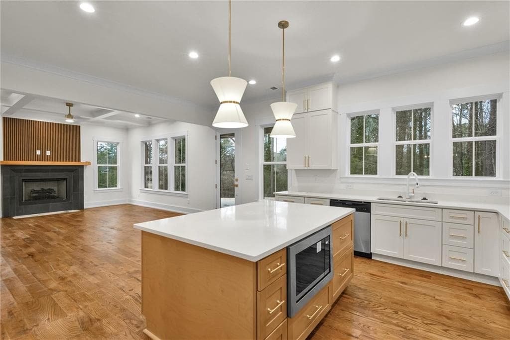 4 bedroom, 3 bathroom, 2,225 sq ft single family residence under contract at 3367 Dodson Drive, East Point, GA 30344 — photo 10