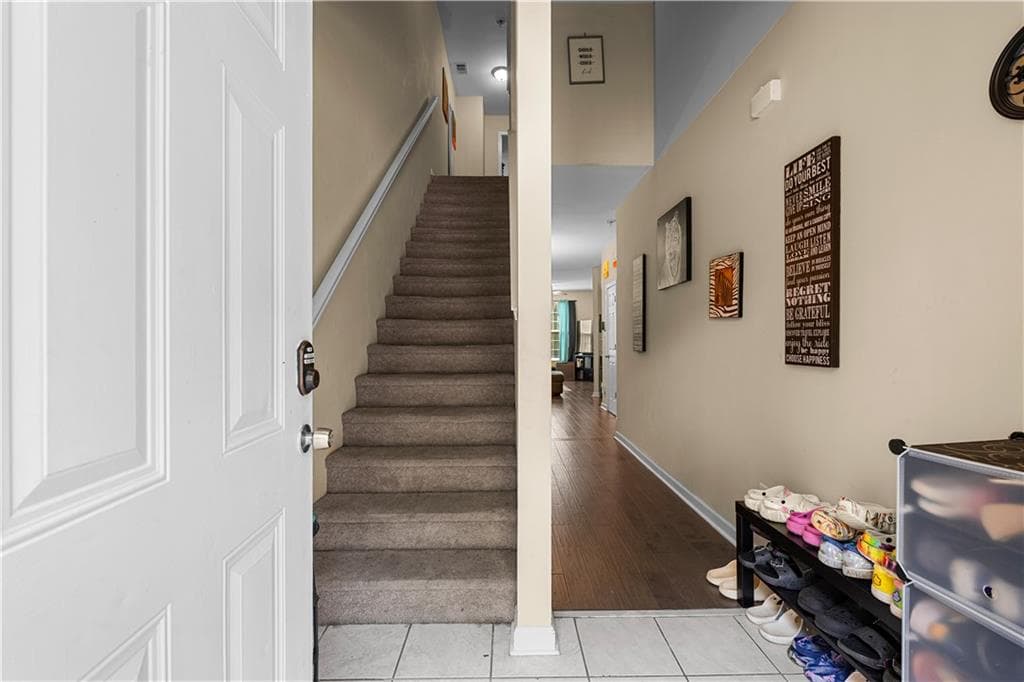 3 bedroom, 3 bathroom, 1,612 sq ft townhouse under contract at 2312 COACH Way, Jonesboro, GA 30236 — photo 2
