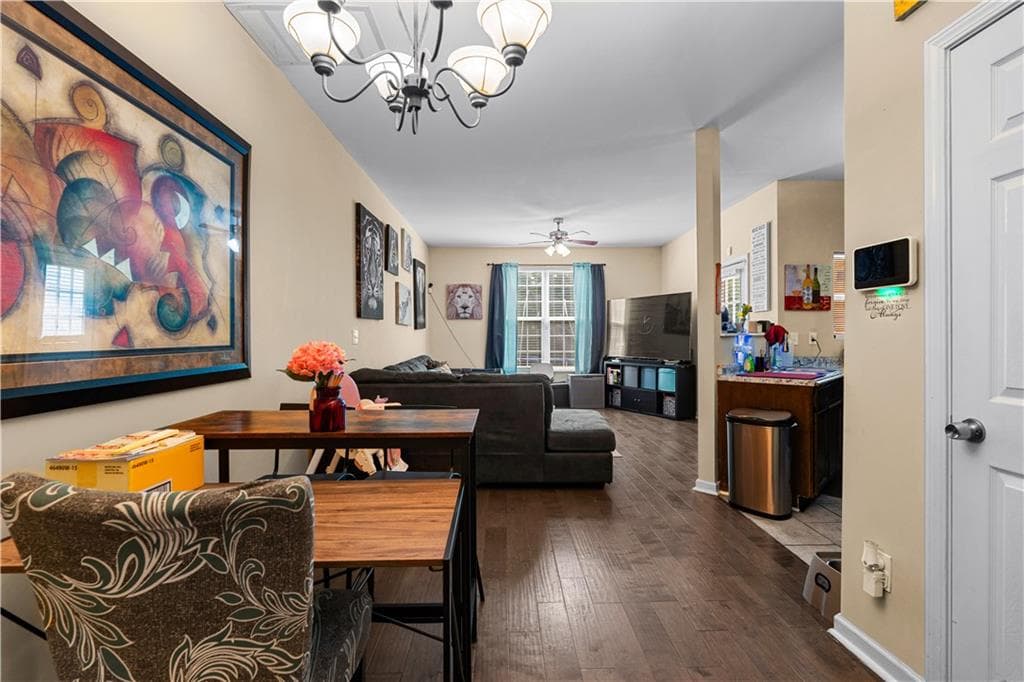 3 bedroom, 3 bathroom, 1,612 sq ft townhouse under contract at 2312 COACH Way, Jonesboro, GA 30236 — photo 3