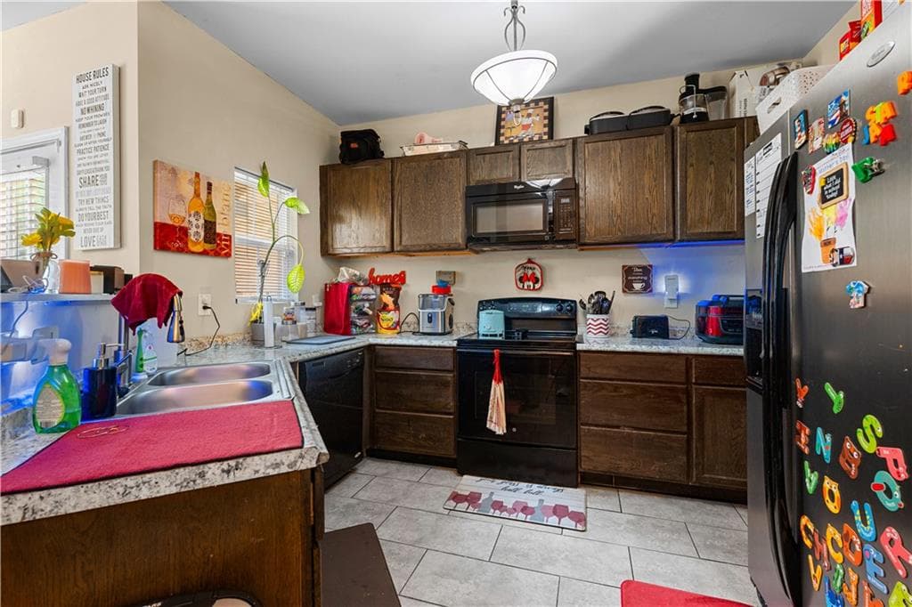 3 bedroom, 3 bathroom, 1,612 sq ft townhouse under contract at 2312 COACH Way, Jonesboro, GA 30236 — photo 5