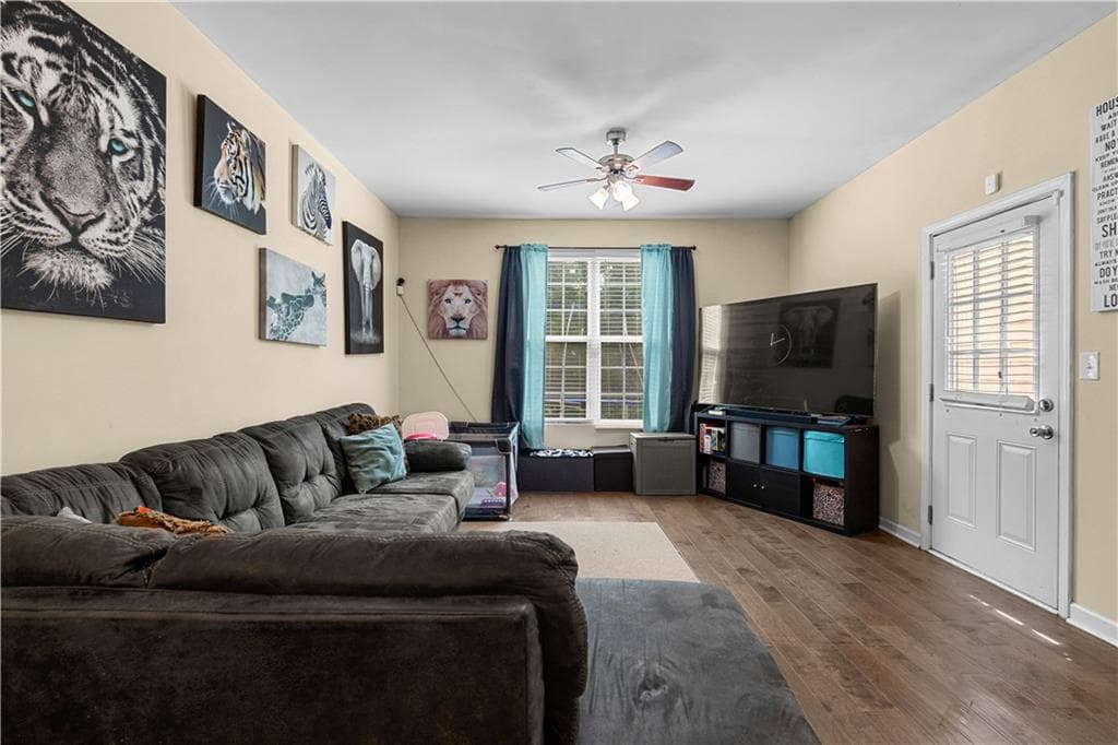 3 bedroom, 3 bathroom, 1,612 sq ft townhouse under contract at 2312 COACH Way, Jonesboro, GA 30236 — photo 7