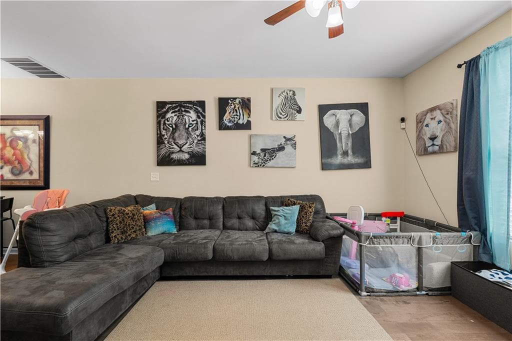 3 bedroom, 3 bathroom, 1,612 sq ft townhouse under contract at 2312 COACH Way, Jonesboro, GA 30236 — photo 8