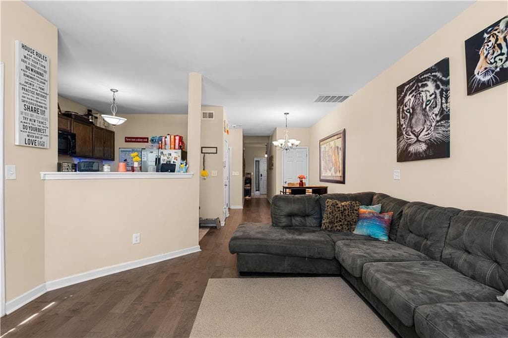 3 bedroom, 3 bathroom, 1,612 sq ft townhouse under contract at 2312 COACH Way, Jonesboro, GA 30236 — photo 9