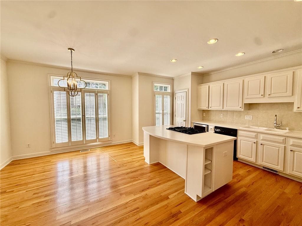 3 bedroom, 4 bathroom, 3,348 sq ft townhouse for sale at 14 Carrington Way, Sandy Springs, GA 30328 — photo 4