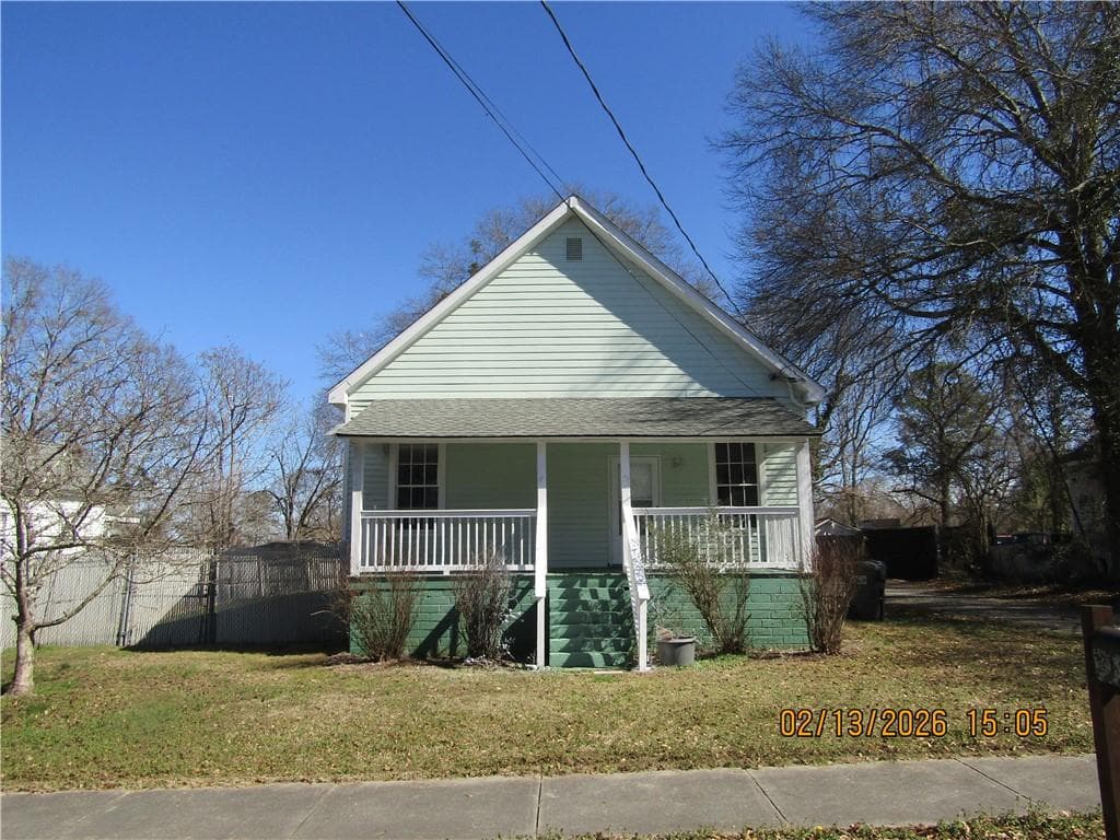 2 bedroom, 1 bathroom, 1,290 sq ft single family residence for sale at 1645 Main Street, Conyers, GA 30012