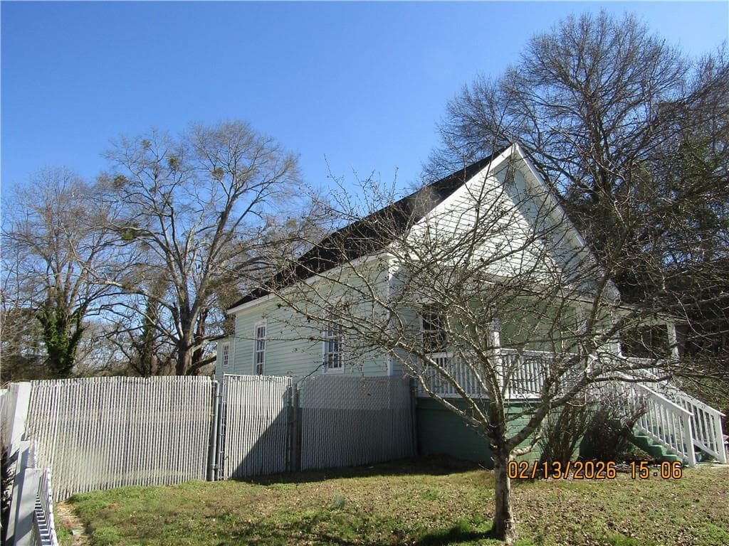2 bedroom, 1 bathroom, 1,290 sq ft single family residence for sale at 1645 Main Street, Conyers, GA 30012 — photo 3