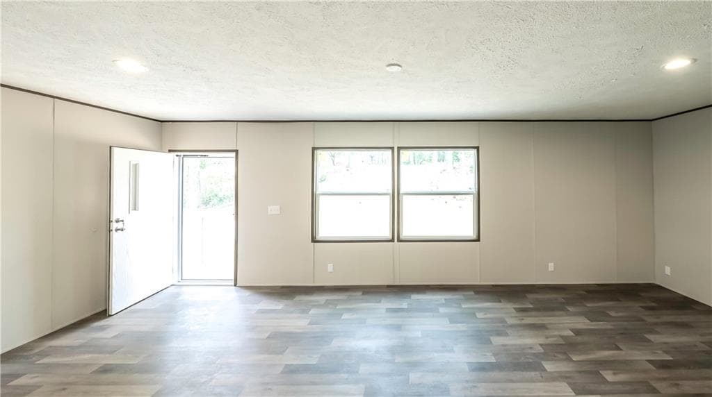 3 bedroom, 2 bathroom, 1,475 sq ft single family residence for sale at 534 Tree Ridge, Carrollton, GA 30116 — photo 2