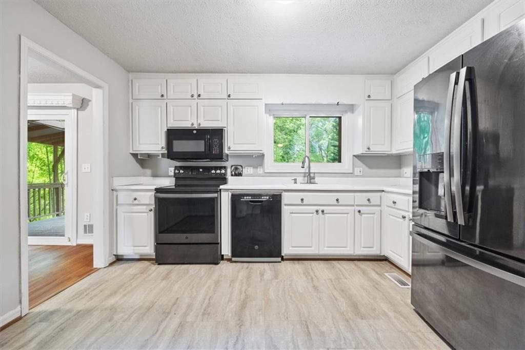3 bedroom, 2 bathroom, 1,597 sq ft single family residence for rent at 5110 Thistle Road, Smyrna, GA 30082 for $2,400 a month — photo 2