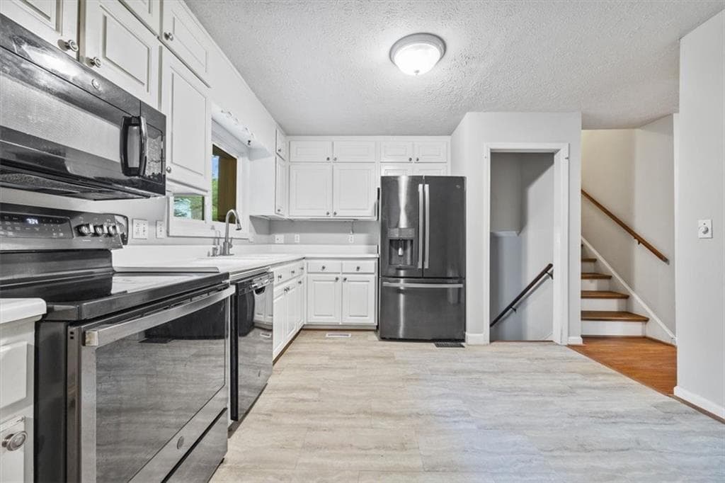 3 bedroom, 2 bathroom, 1,597 sq ft single family residence for rent at 5110 Thistle Road, Smyrna, GA 30082 for $2,400 a month — photo 4