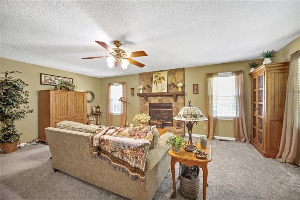 3 bedroom, 2 bathroom, 1,976 sq ft single family residence under contract at 118 O' Hara Drive, Woodstock, GA 30188 — photo 7