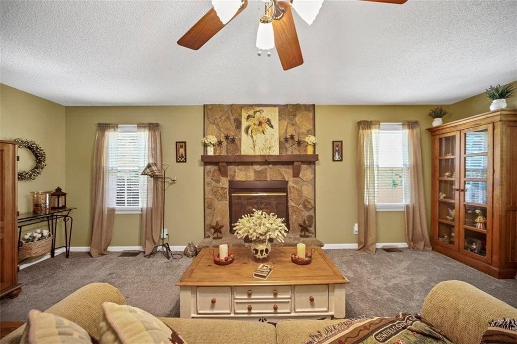 3 bedroom, 2 bathroom, 1,976 sq ft single family residence under contract at 118 O' Hara Drive, Woodstock, GA 30188 — photo 8