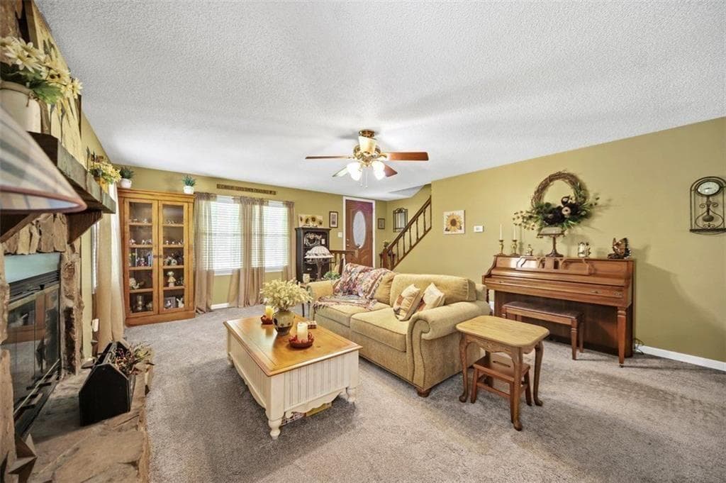 3 bedroom, 2 bathroom, 1,976 sq ft single family residence under contract at 118 O' Hara Drive, Woodstock, GA 30188 — photo 9