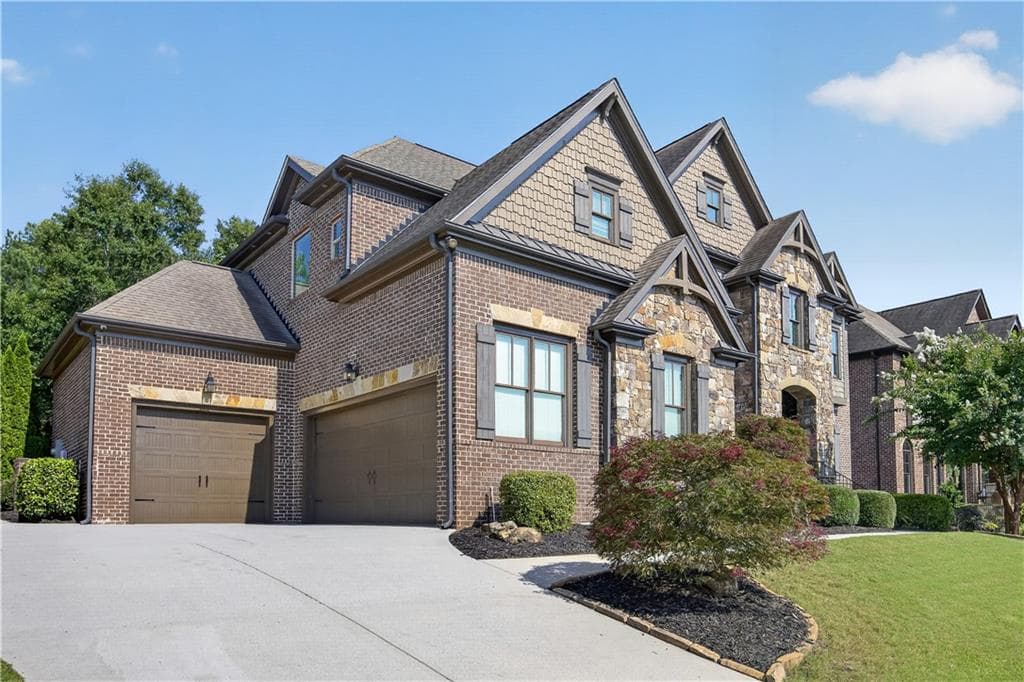 5 bedroom, 5 bathroom, 4,524 sq ft single family residence for sale at 2013 Skybrooke Lane, Hoschton, GA 30548 — photo 2