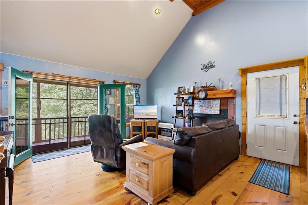 2 bedroom, 1 bathroom, 1,050 sq ft single family residence for sale at 539 Dowel Circle, Ellijay, GA 30540 — photo 3