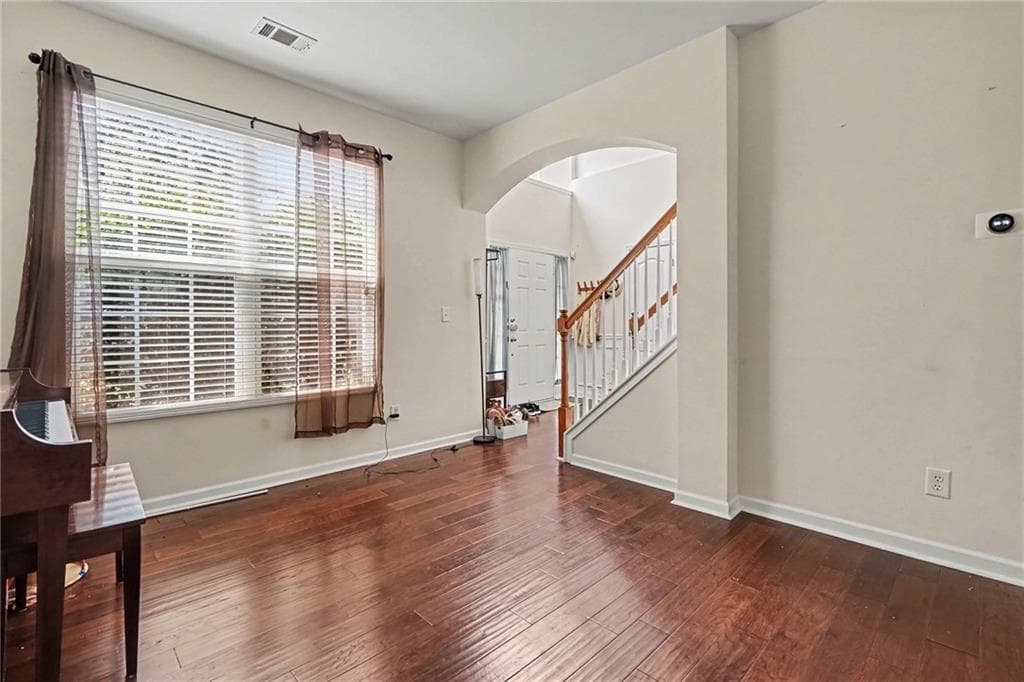 4 bedroom, 3 bathroom, 2,201 sq ft single family residence for sale at 542 Simonton Ridge, Lawrenceville, GA 30045 — photo 4