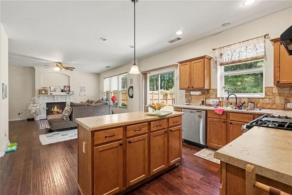4 bedroom, 3 bathroom, 2,201 sq ft single family residence for sale at 542 Simonton Ridge, Lawrenceville, GA 30045 — photo 10