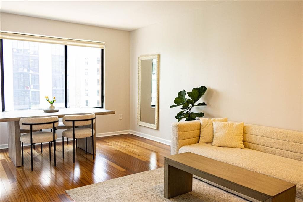 1 bedroom, 1 bathroom, 750 sq ft condominium for sale at 3481 Lakeside Drive 804, Atlanta, GA 30326 — photo 5