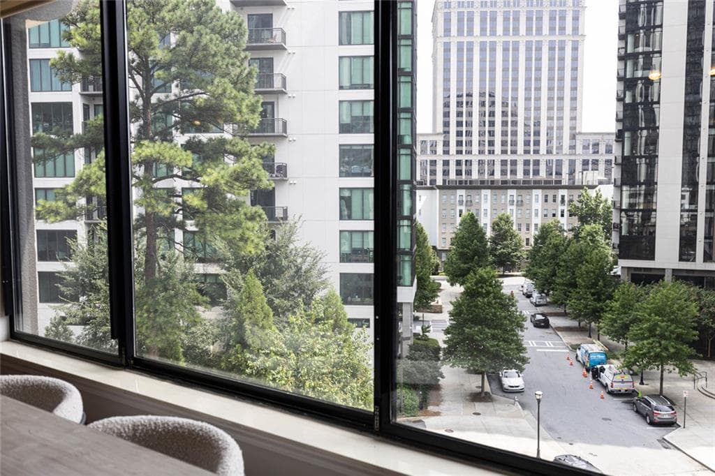 1 bedroom, 1 bathroom, 750 sq ft condominium for sale at 3481 Lakeside Drive 804, Atlanta, GA 30326 — photo 10