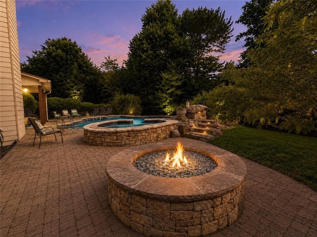 4 bedroom, 3 bathroom, 3,034 sq ft single family residence for sale at 110 Northlake Trail, Canton, GA 30114 — photo 4