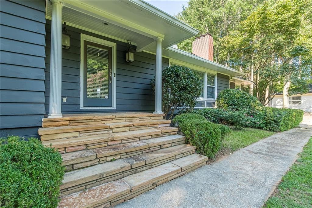 4 bedroom, 4 bathroom, 4,000 sq ft single family residence for sale at 1040 Lindridge Drive, Atlanta, GA 30324 — photo 2
