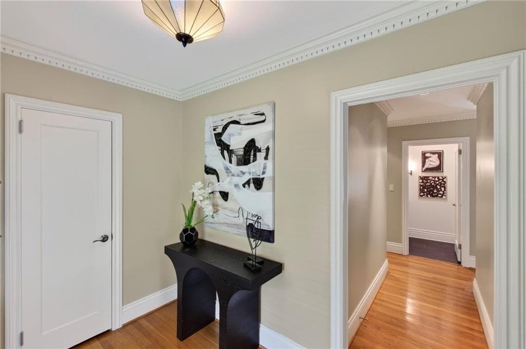 4 bedroom, 4 bathroom, 4,000 sq ft single family residence for sale at 1040 Lindridge Drive, Atlanta, GA 30324 — photo 4