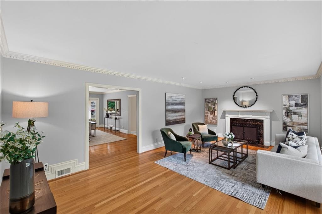 4 bedroom, 4 bathroom, 4,000 sq ft single family residence for sale at 1040 Lindridge Drive, Atlanta, GA 30324 — photo 6
