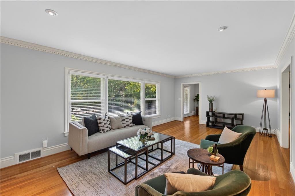 4 bedroom, 4 bathroom, 4,000 sq ft single family residence for sale at 1040 Lindridge Drive, Atlanta, GA 30324 — photo 9