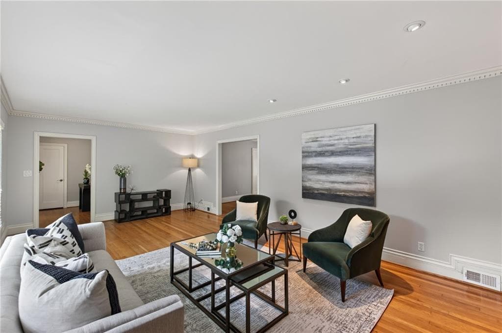 4 bedroom, 4 bathroom, 4,000 sq ft single family residence for sale at 1040 Lindridge Drive, Atlanta, GA 30324 — photo 10
