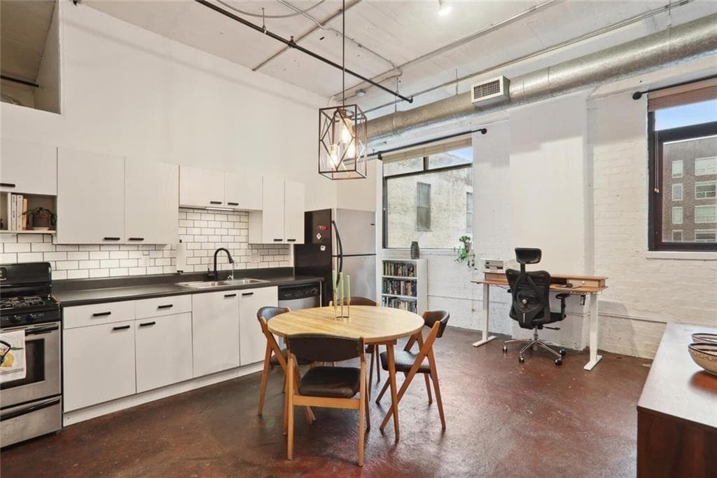 1 bedroom, 1 bathroom, 1,057 sq ft condominium for sale at 426 Marietta Street 309, Atlanta, GA 30313 — photo 2
