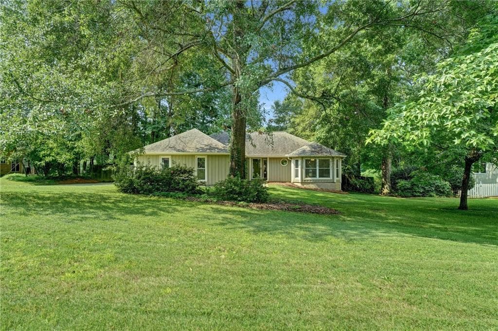 3 bedroom, 2 bathroom, 1,987 sq ft single family residence for sale at 3115 Country Lake Drive, Powder Springs, GA 30127