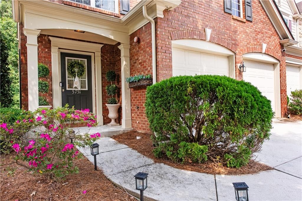 3 bedroom, 3 bathroom, 1,832 sq ft townhouse under contract at 5751 Evadale Trace 4, Mableton, GA 30126 — photo 2