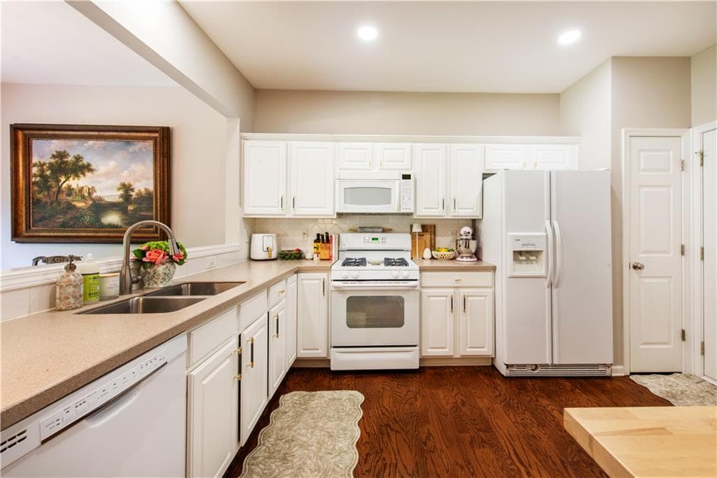 3 bedroom, 3 bathroom, 1,832 sq ft townhouse under contract at 5751 Evadale Trace 4, Mableton, GA 30126 — photo 8