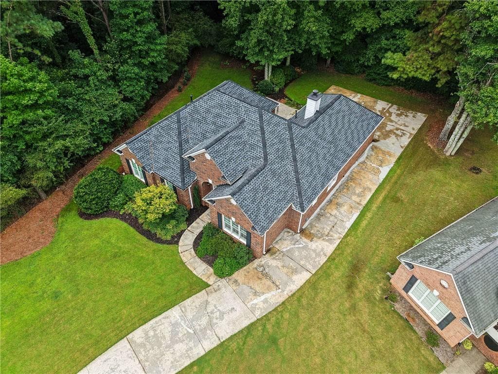 3 bedroom, 2 bathroom, 1,996 sq ft single family residence for sale at 550 Arbor North Way, Alpharetta, GA 30004 — photo 3
