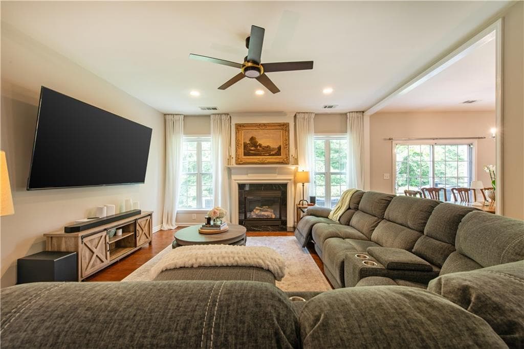 3 bedroom, 3 bathroom, 1,832 sq ft townhouse under contract at 5751 Evadale Trace 4, Mableton, GA 30126 — photo 7