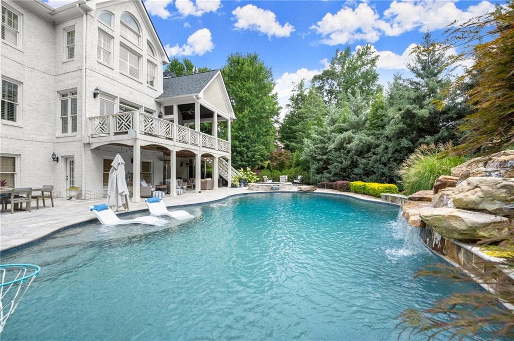 6 bedroom, 7 bathroom, 7,340 sq ft single family residence under contract at 11035 Bradford Lane, Suwanee, GA 30024 — photo 3