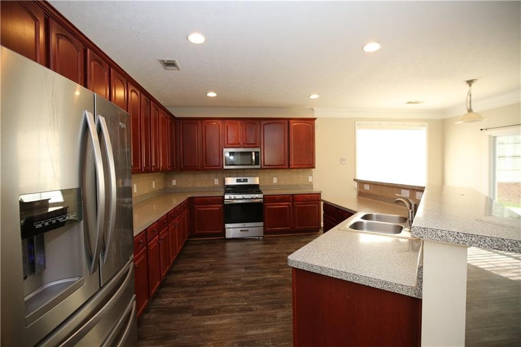 3 bedroom, 3 bathroom, 2,552 sq ft single family residence for rent at 173 Parkmont Court, Dallas, GA 30132 for $2,150 a month — photo 4