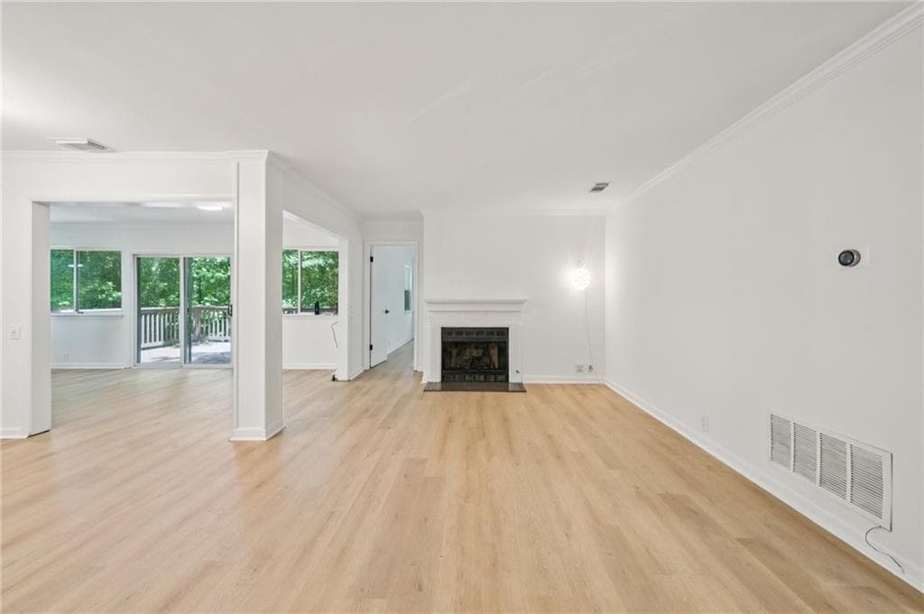 3 bedroom, 2 bathroom, 2,000 sq ft condominium for sale at 22 DUNWOODY SPRINGS Drive, Atlanta, GA 30328 — photo 6