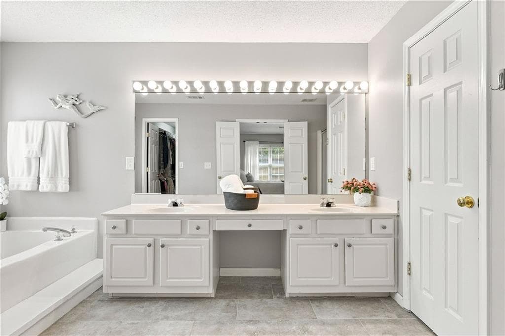 3 bedroom, 3 bathroom, 1,974 sq ft single family residence under contract at 578 Ashland Parkway, Woodstock, GA 30189 — photo 4