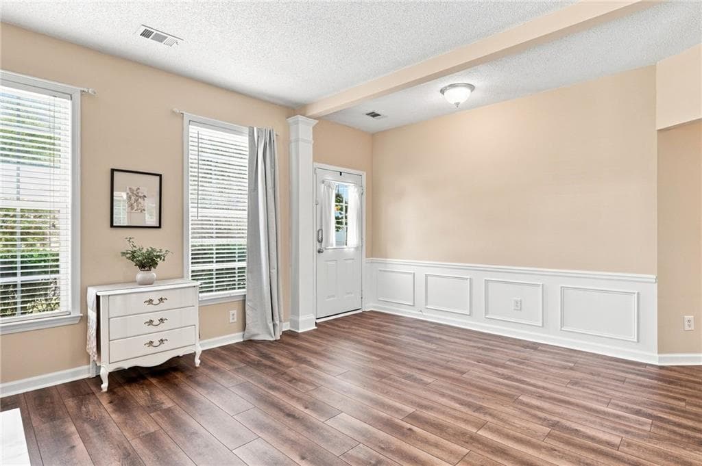 3 bedroom, 3 bathroom, 1,974 sq ft single family residence under contract at 578 Ashland Parkway, Woodstock, GA 30189 — photo 6