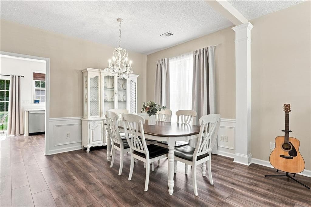 3 bedroom, 3 bathroom, 1,974 sq ft single family residence under contract at 578 Ashland Parkway, Woodstock, GA 30189 — photo 8