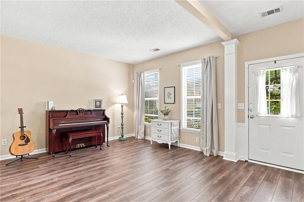 3 bedroom, 3 bathroom, 1,974 sq ft single family residence under contract at 578 Ashland Parkway, Woodstock, GA 30189 — photo 9