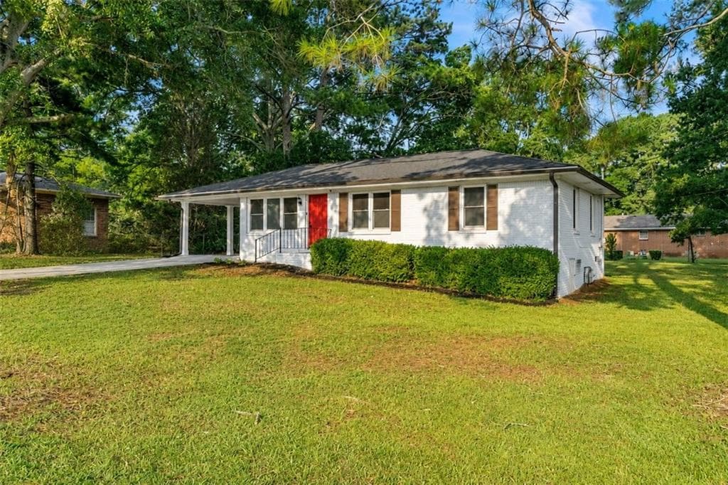 3 bedroom, 1 bathroom, 1,025 sq ft single family residence under contract at 161 Carver Road, Mcdonough, GA 30253 — photo 2