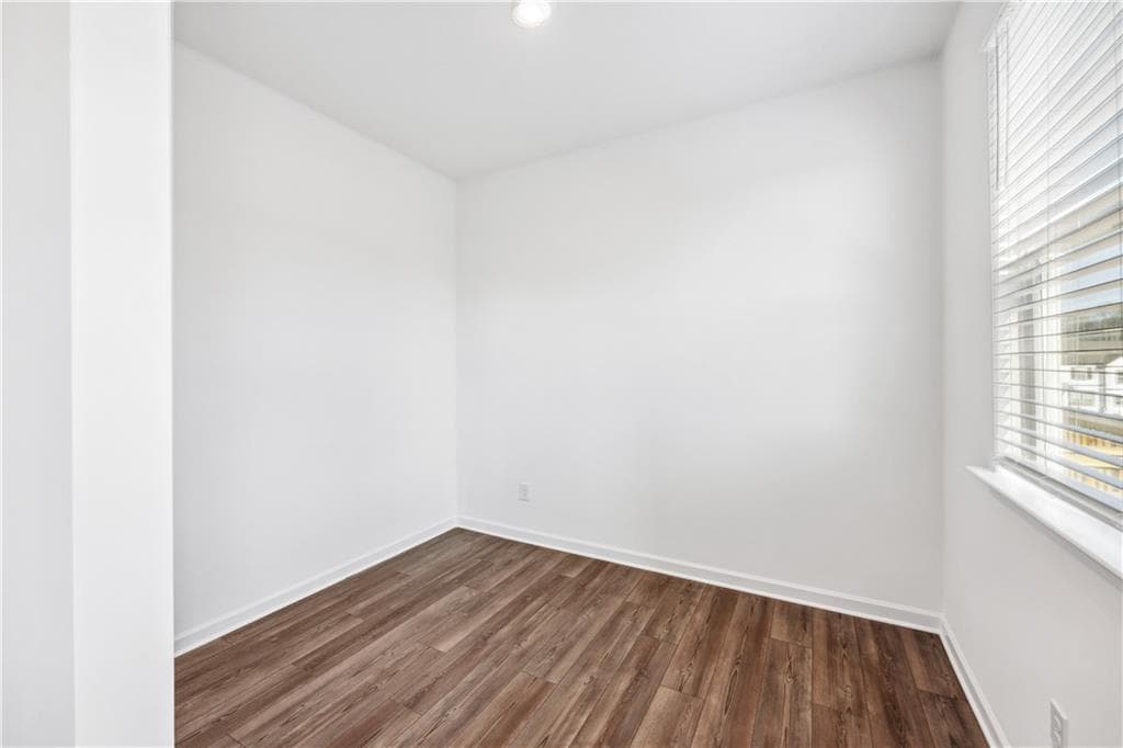 3 bedroom, 4 bathroom, 2,178 sq ft townhouse under contract at 33 Constitution Avenue, Pendergrass, GA 30567 — photo 9
