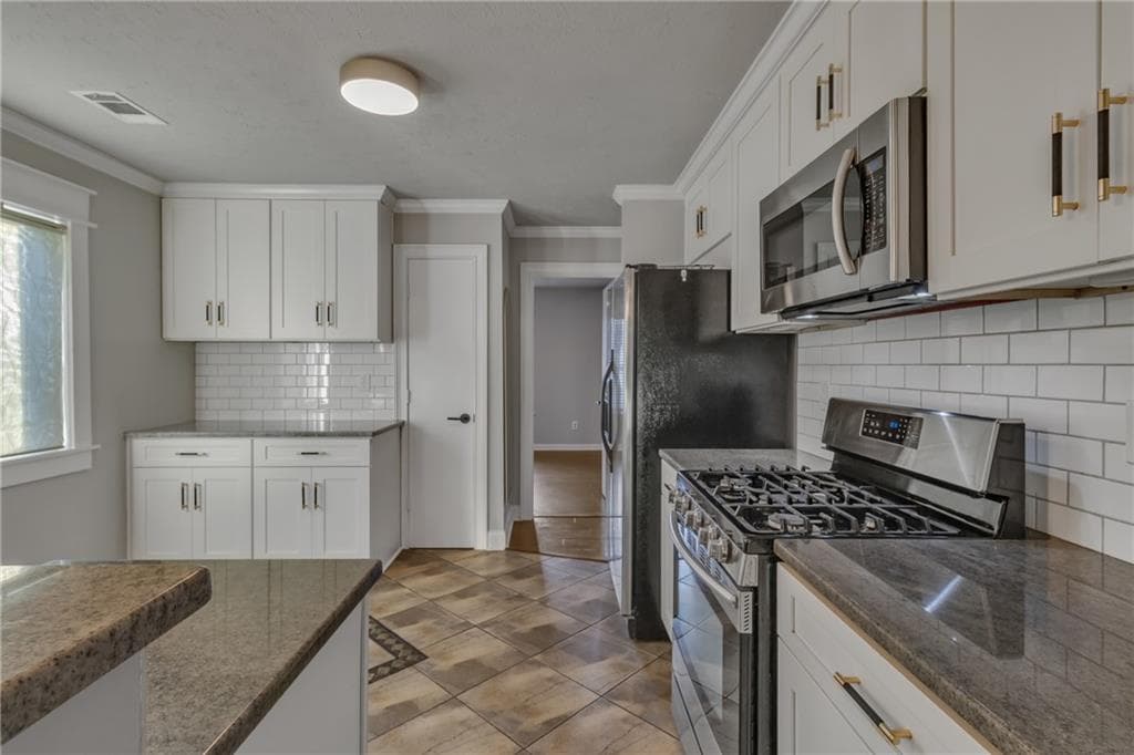 3 bedroom, 2 bathroom, 1,763 sq ft single family residence for rent at 4835 Camberbridge Drive, Alpharetta, GA 30022 for $2,600 a month — photo 8