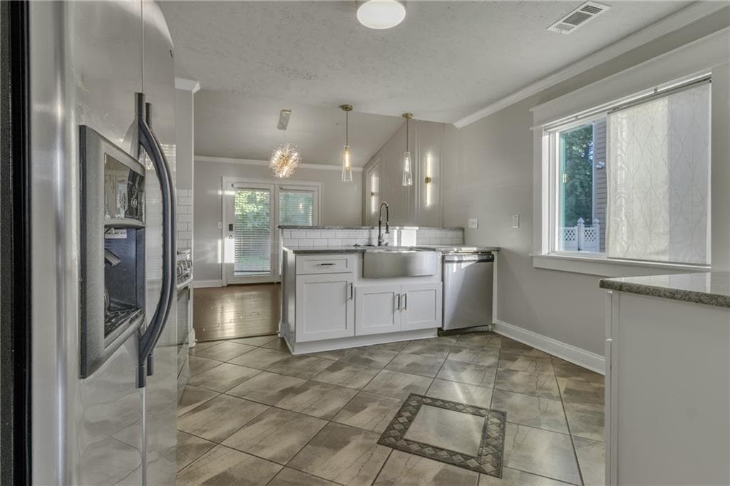 3 bedroom, 2 bathroom, 1,763 sq ft single family residence for rent at 4835 Camberbridge Drive, Alpharetta, GA 30022 for $2,600 a month — photo 10
