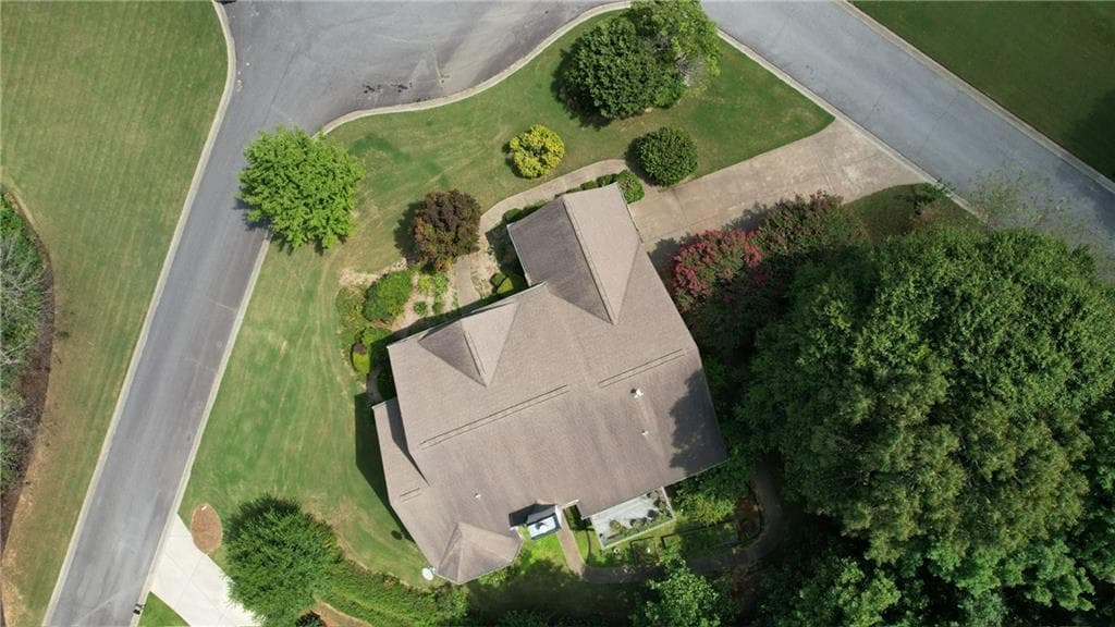 3 bedroom, 3 bathroom, 2,154 sq ft single family residence for sale at 9235 Waterside Drive, Ball Ground, GA 30107 — photo 3