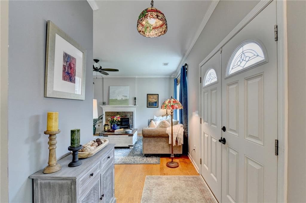 4 bedroom, 3 bathroom, 1,982 sq ft single family residence under contract at 2050 Winthrope Commons, Alpharetta, GA 30009 — photo 4