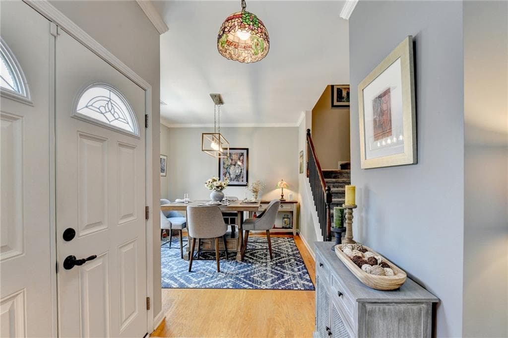 4 bedroom, 3 bathroom, 1,982 sq ft single family residence under contract at 2050 Winthrope Commons, Alpharetta, GA 30009 — photo 6