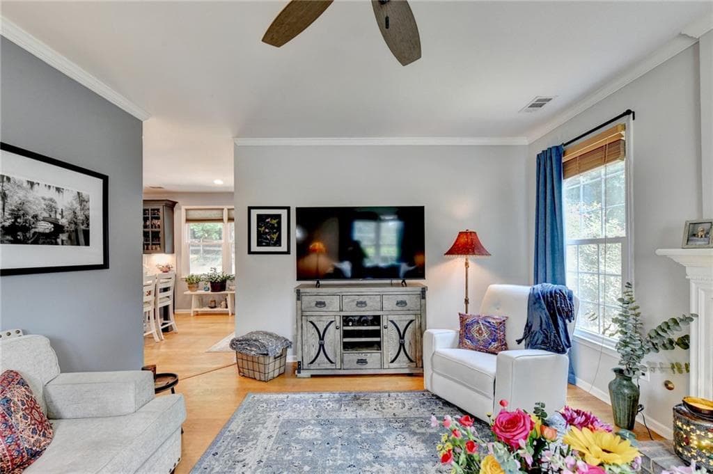 4 bedroom, 3 bathroom, 1,982 sq ft single family residence under contract at 2050 Winthrope Commons, Alpharetta, GA 30009 — photo 8